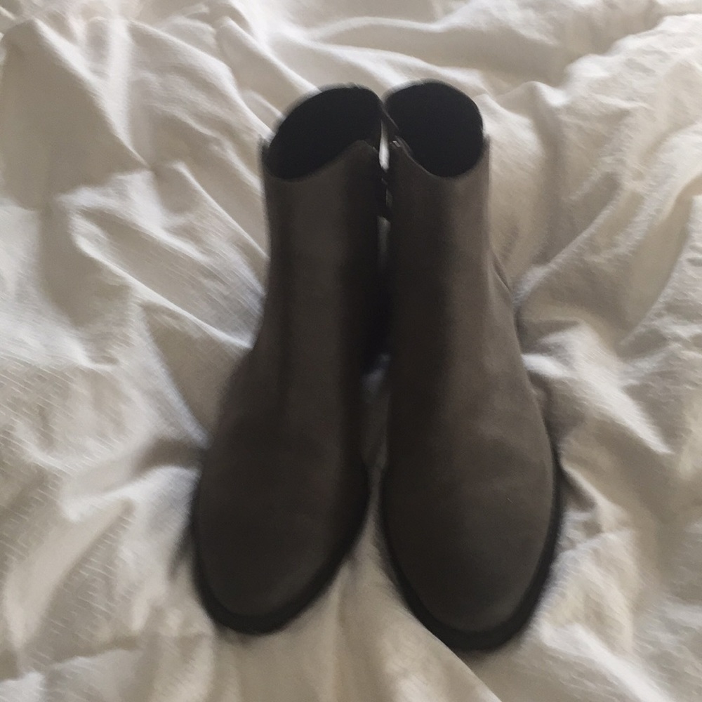 Caslon Boots